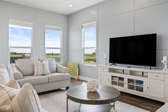 821 Casa Drive, Crystal Beach, TX 77650