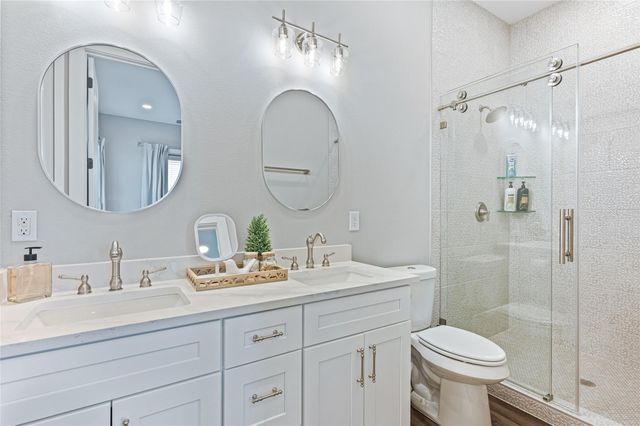 821 Casa Drive, Crystal Beach, TX 77650
