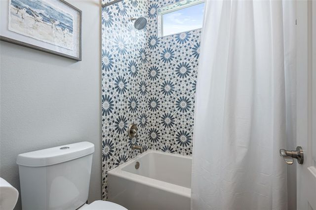 821 Casa Drive, Crystal Beach, TX 77650