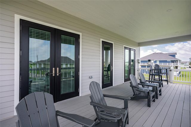 821 Casa Drive, Crystal Beach, TX 77650