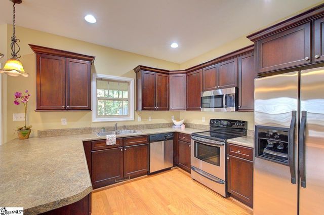 7 Shady Hollow Lane, Greer, SC 29651