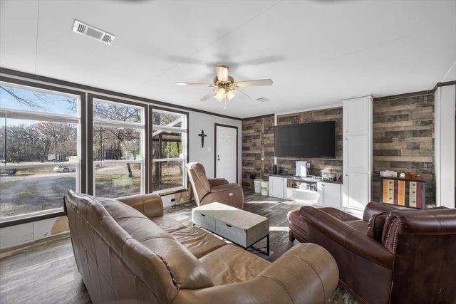 1424 Quail Court, Pelican Bay, TX 76020