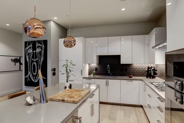 4521 San Felipe Street 1804, Houston, TX 77027