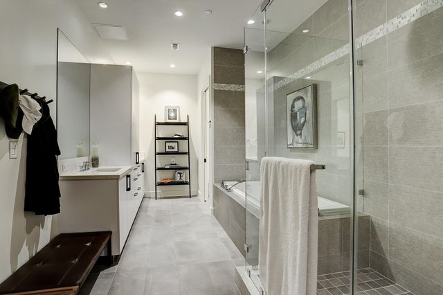 4521 San Felipe Street 1804, Houston, TX 77027