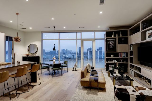 4521 San Felipe Street 1804, Houston, TX 77027