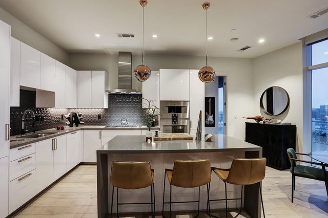 4521 San Felipe Street 1804, Houston, TX 77027