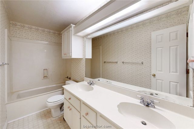 4603 Colonial Circle, College Station, TX 77845