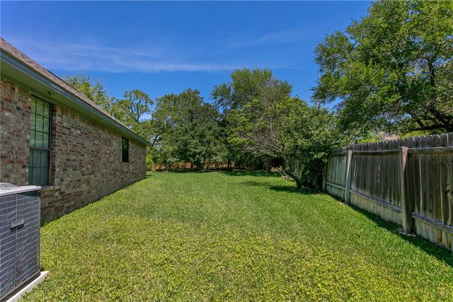 4603 Colonial Circle, College Station, TX 77845