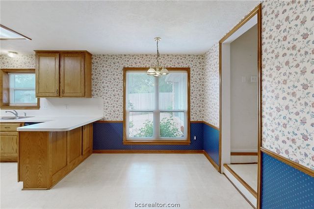 4603 Colonial Circle, College Station, TX 77845