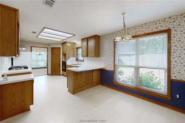 4603 Colonial Circle, College Station, TX 77845