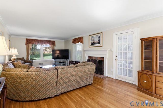 214 W Brook Run Dr, Henrico, VA 23238