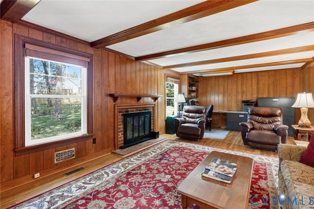214 W Brook Run Dr, Henrico, VA 23238