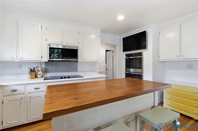 214 W Brook Run Dr, Henrico, VA 23238