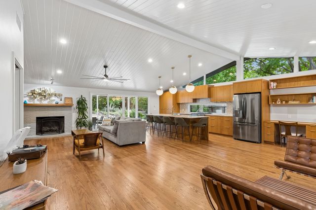 707 Bondstone Drive, Dallas, TX 75218