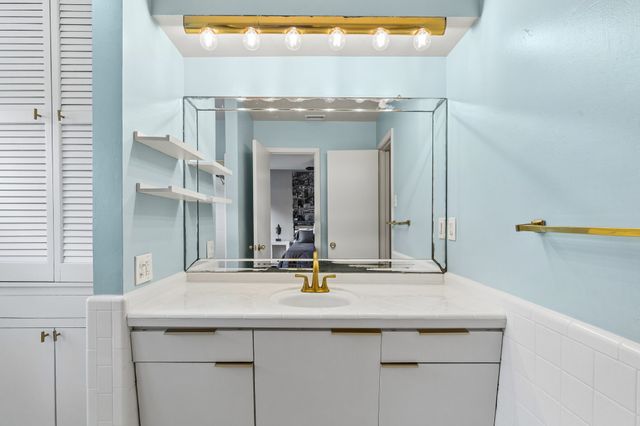 707 Bondstone Drive, Dallas, TX 75218