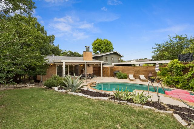 707 Bondstone Drive, Dallas, TX 75218