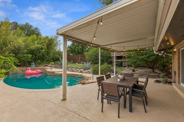 707 Bondstone Drive, Dallas, TX 75218