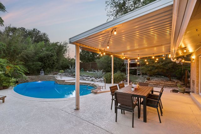 707 Bondstone Drive, Dallas, TX 75218