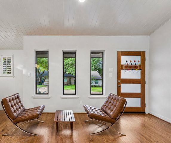 707 Bondstone Drive, Dallas, TX 75218