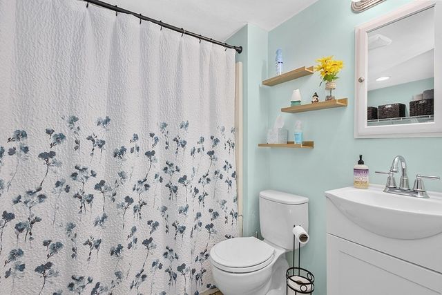 28 Deanville Rd, Attleboro, MA 02703