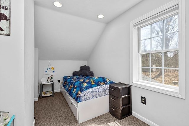 28 Deanville Rd, Attleboro, MA 02703