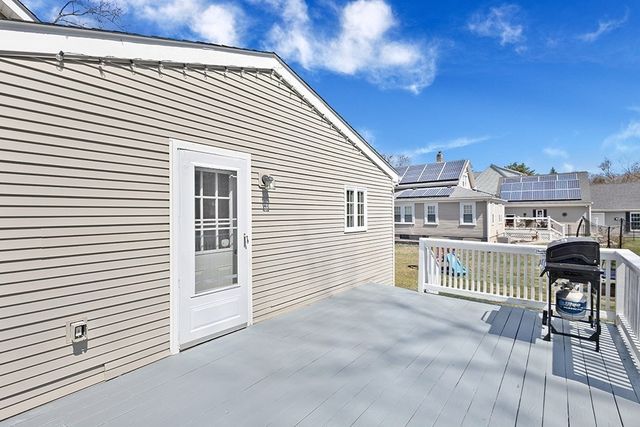 28 Deanville Rd, Attleboro, MA 02703