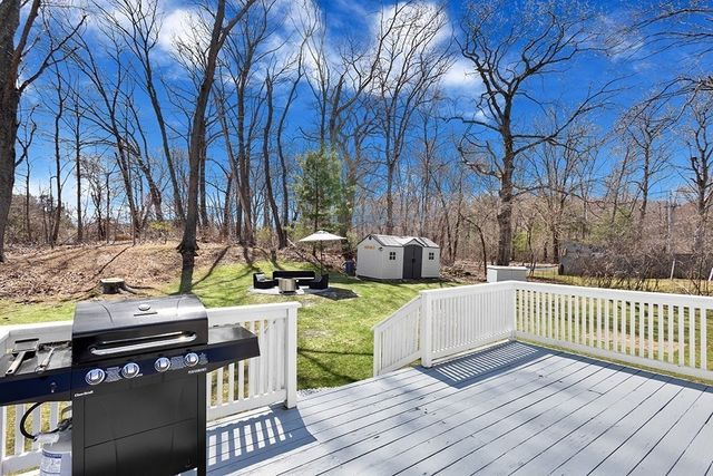 28 Deanville Rd, Attleboro, MA 02703