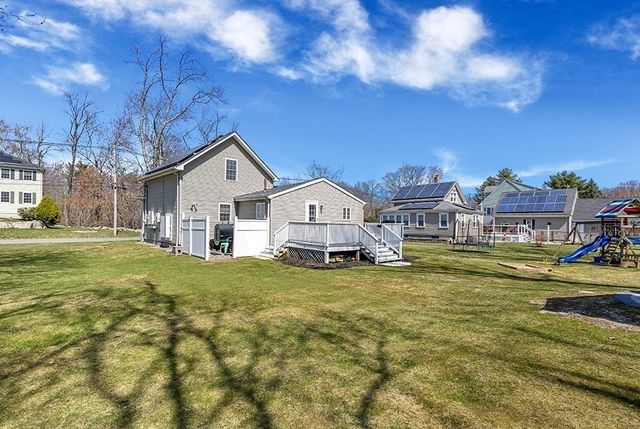 28 Deanville Rd, Attleboro, MA 02703
