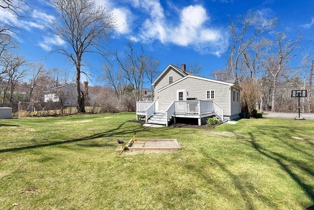 28 Deanville Rd, Attleboro, MA 02703