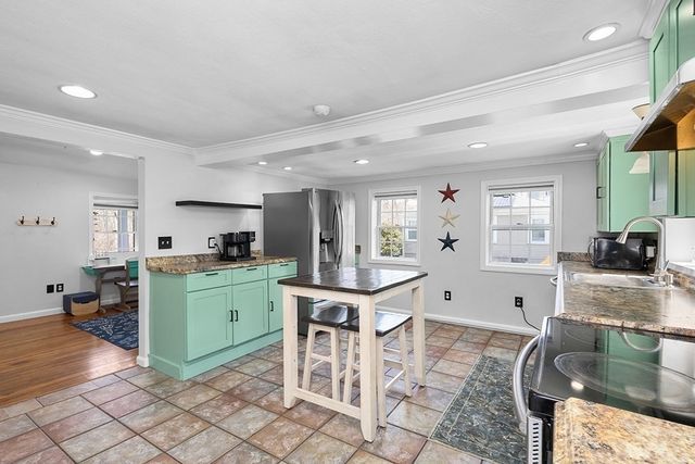 28 Deanville Rd, Attleboro, MA 02703