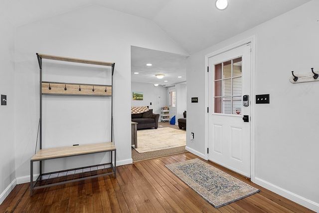 28 Deanville Rd, Attleboro, MA 02703