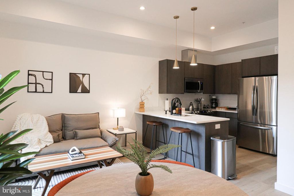 Image 1 of property listing at 1318 9TH ST NW #6, Washington, DC 20001