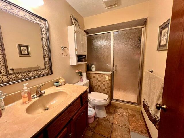 190 Potential Drive, Hollister, MO 65672