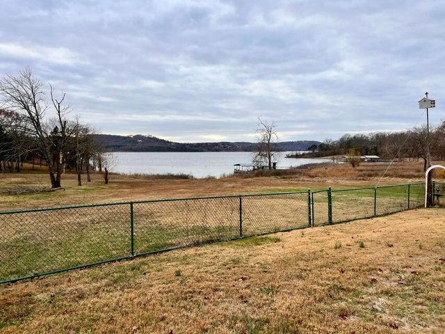 190 Potential Drive, Hollister, MO 65672