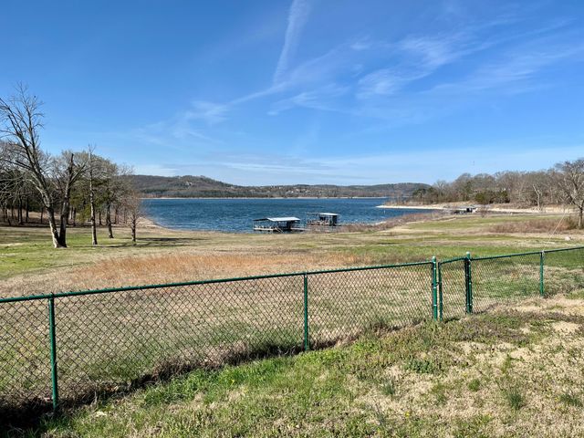 190 Potential Drive, Hollister, MO 65672