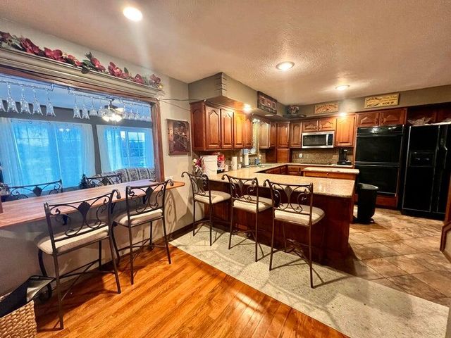 190 Potential Drive, Hollister, MO 65672