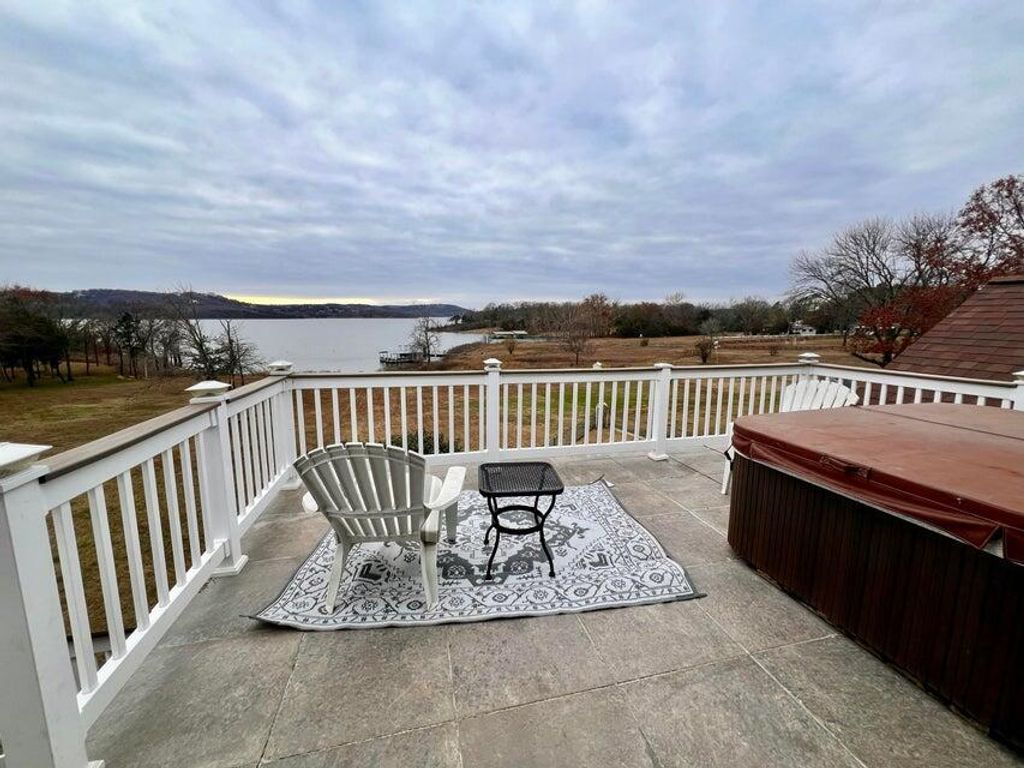 190 Potential Drive, Hollister, MO 65672