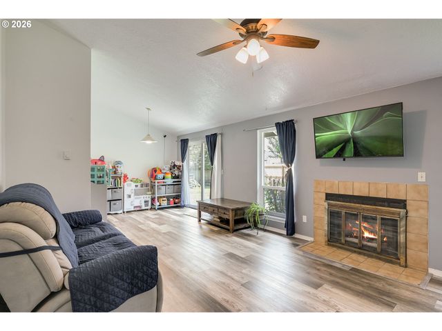 604 Sw 2ND Ct, Battle Ground, WA 98604