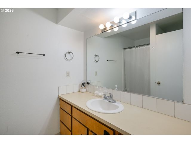 604 Sw 2ND Ct, Battle Ground, WA 98604