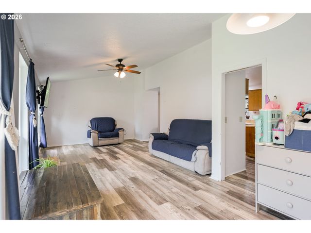 604 Sw 2ND Ct, Battle Ground, WA 98604