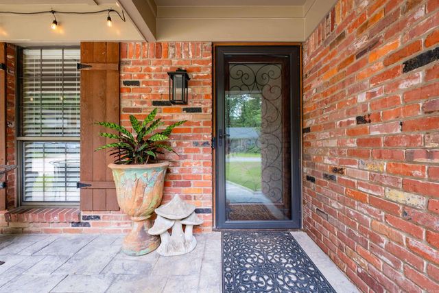 1104 Kings Mountain Drive, Little Rock, AR 72211
