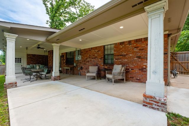 1104 Kings Mountain Drive, Little Rock, AR 72211