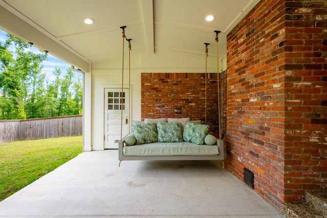 1104 Kings Mountain Drive, Little Rock, AR 72211