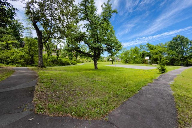 1104 Kings Mountain Drive, Little Rock, AR 72211
