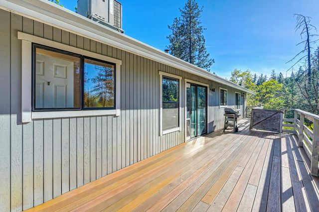 210 Meadow Gate Rd, Meadow Vista, CA 95722