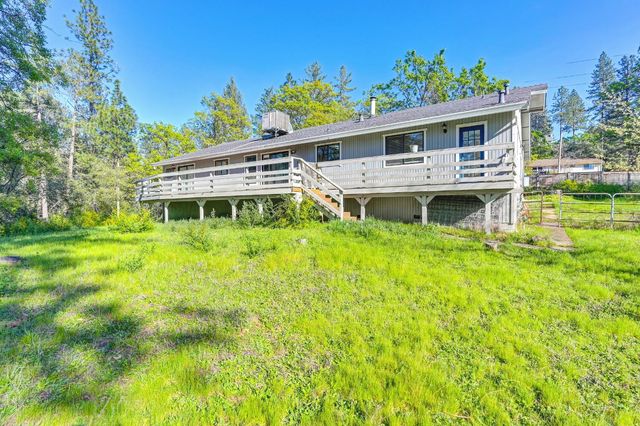 210 Meadow Gate Rd, Meadow Vista, CA 95722