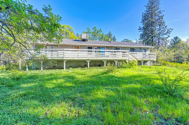 210 Meadow Gate Rd, Meadow Vista, CA 95722