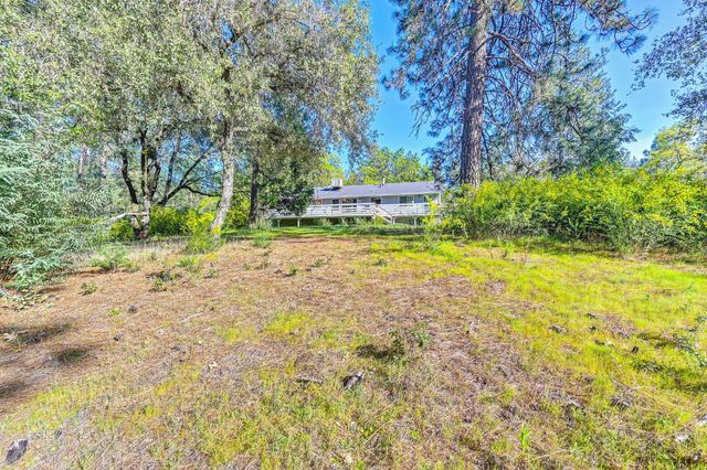 210 Meadow Gate Rd, Meadow Vista, CA 95722