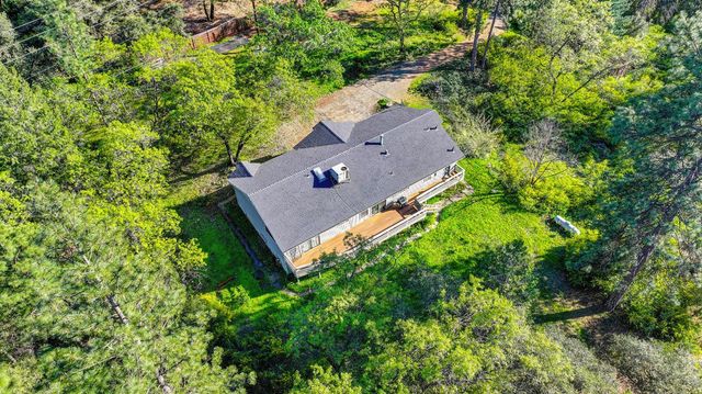 210 Meadow Gate Rd, Meadow Vista, CA 95722