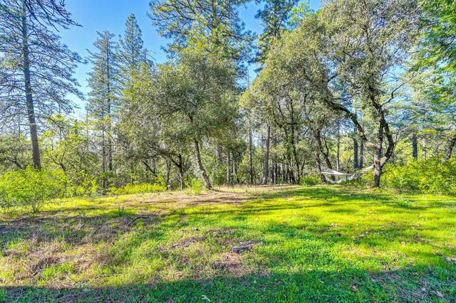 210 Meadow Gate Rd, Meadow Vista, CA 95722